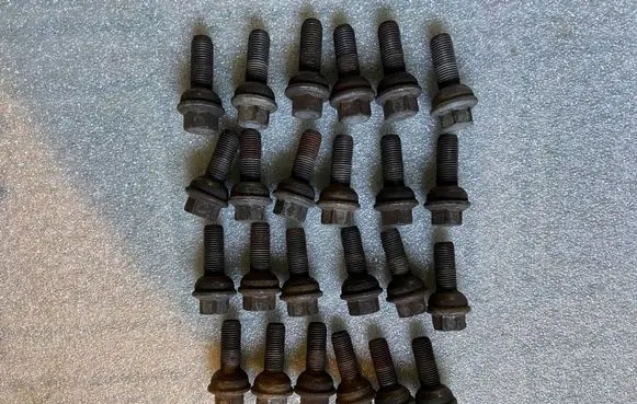 Mercedes-Benz Sprinter W906 Nuts/bolts 