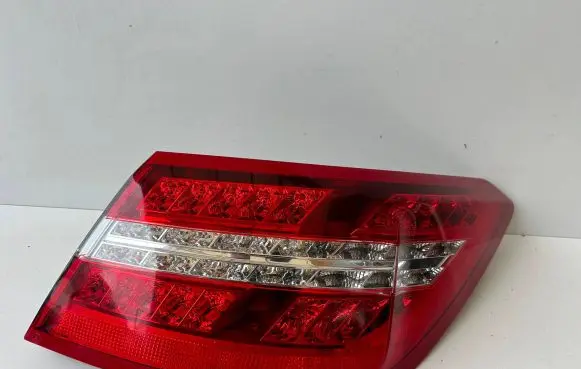 Mercedes-Benz E A207 Rear/tail lights 2079060258