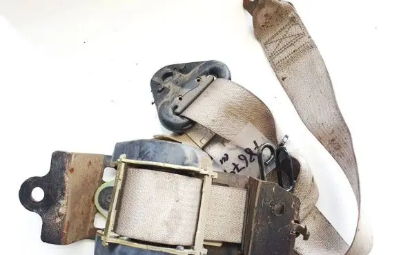 Chrysler Pacifica Rear seatbelt r684600d r6846-00d