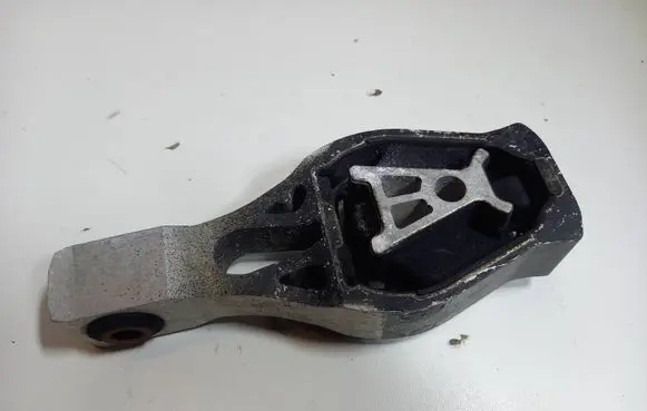 Peugeot 308 Engine mount bracket 9805734780 ŁAPA DOLNA SILNIKA PEUGEOT 308 II CITROEN C4 II PICASSO 1.6 HDI 1.2