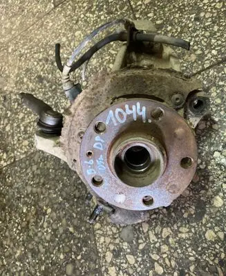 Volkswagen PASSAT B6 Front wheel hub