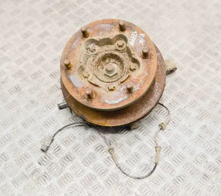 Opel Movano B Front wheel hub