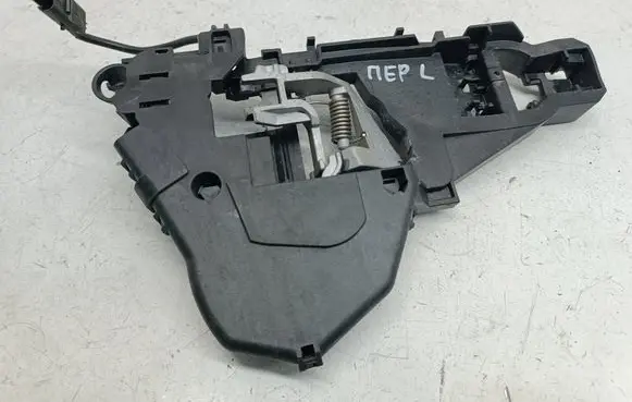 Mercedes-Benz A W169 Front door exterior handle/bracket A1697600934 981468100 1697600934