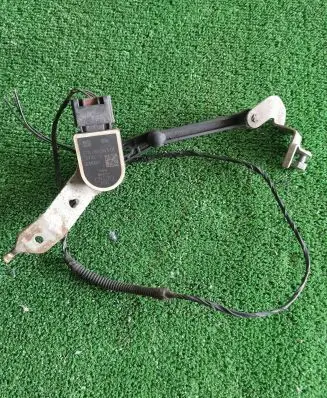 BMW 5 F10 F11 Headlight/headlamp level sensor 6860843