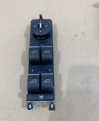 Ford Focus Electric window control switch AM5T14A132CA