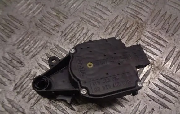 Volkswagen Golf IV A/C air flow flap actuator/motor 1J0907511