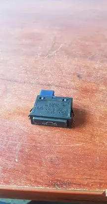 BMW X5 E53 Tailgate opening switch 8365579