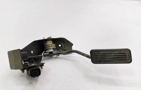 Toyota Corolla Verso AR10 Accelerator throttle pedal 8928152021 1983003041