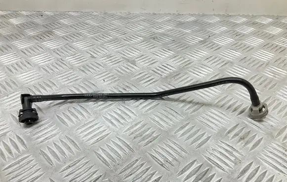 Engine coolant pipe/hose