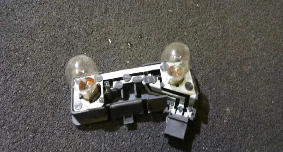 Nissan Primera Tail light bulb cover holder 2192 valeo2192