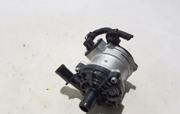 Nissan Qashqai J12 Electric auxiliary coolant/water pump 215806UM0A