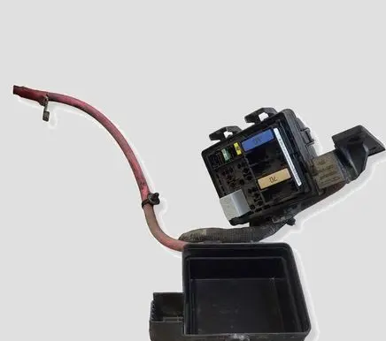 Renault Megane III Relay mounting block 63511831 243820003R