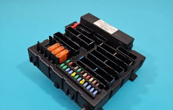 Opel Vectra C Central body control module 09228740 IMPRK1403877
