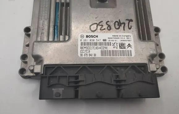 Peugeot 208 Engine control unit/module 9666729680 0281030547 9807984080