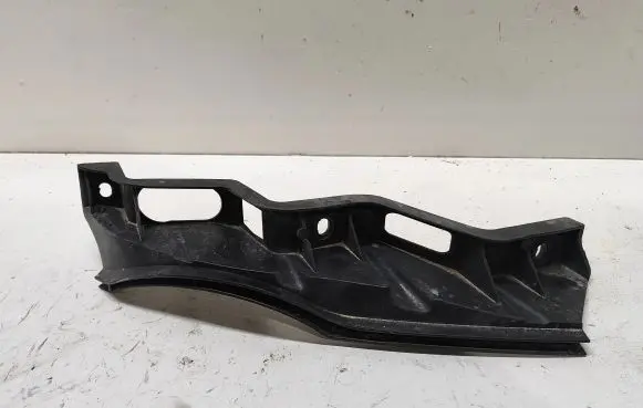 Volkswagen PASSAT B6 Front bumper mounting bracket 3C0807889