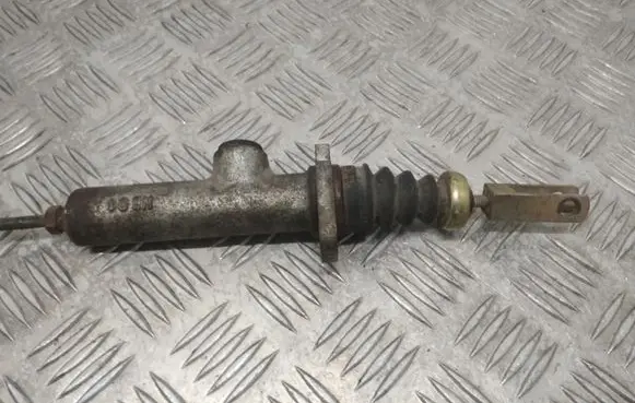 Audi 80 90 B3 Clutch master cylinder