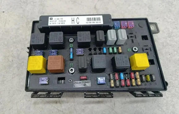 Opel Astra H Fuse box set 13206755HC