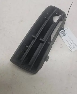 Volkswagen Golf IV Front bumper lower grill 1J0853665B