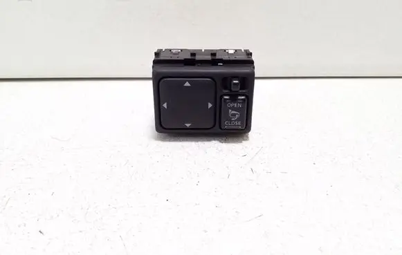 Nissan Pathfinder R51 Wing mirror switch 050204