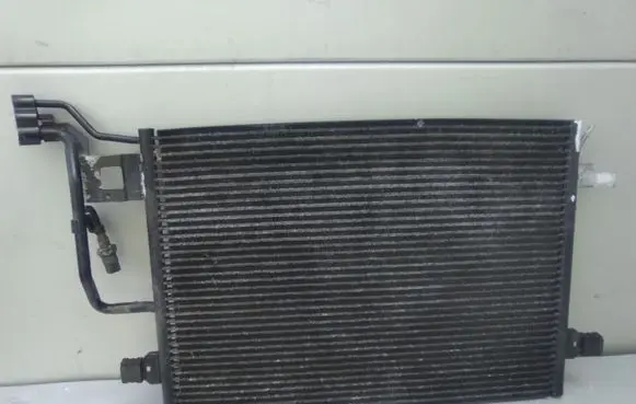 Volkswagen PASSAT B5.5 A/C cooling radiator (condenser) 3B0260401