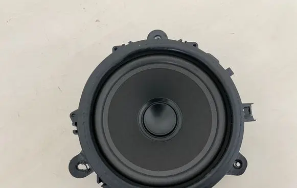Volvo XC90 Front door speaker 8633109