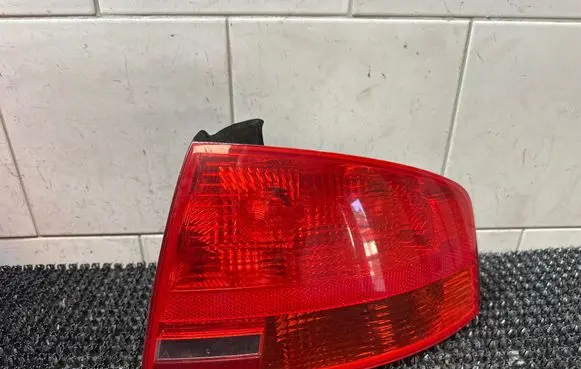 Audi A4 S4 B7 8E 8H Rear/tail lights 8E5945096
