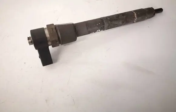 Mercedes-Benz Vito Viano W639 Fuel injector A6470700087 0445110192
