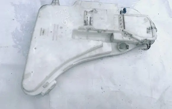 BMW 5 F10 F11 Windshield washer fluid reservoir/tank 61667269667 7269663