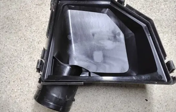 BMW 2 Active Tourer U06 Air filter box cover L9015723 1371845S03 137184460