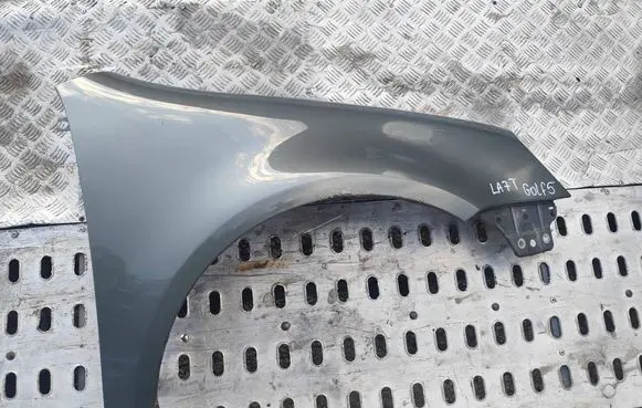 Volkswagen Golf V Fender LA7T