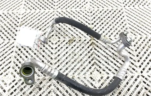 Opel Zafira B Air conditioning (A/C) pipe/hose