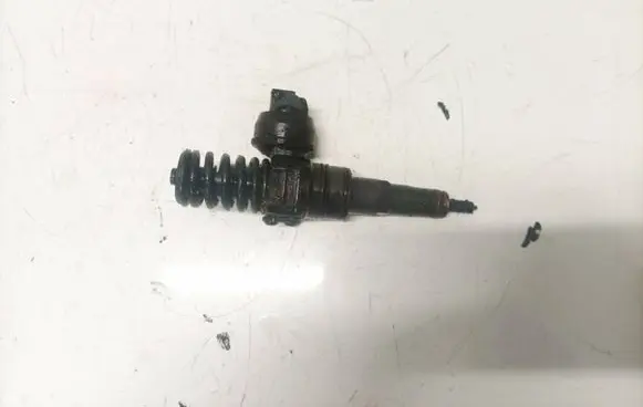Skoda Octavia Mk2 (1Z) Fuel injector 038130073ag 0414720215