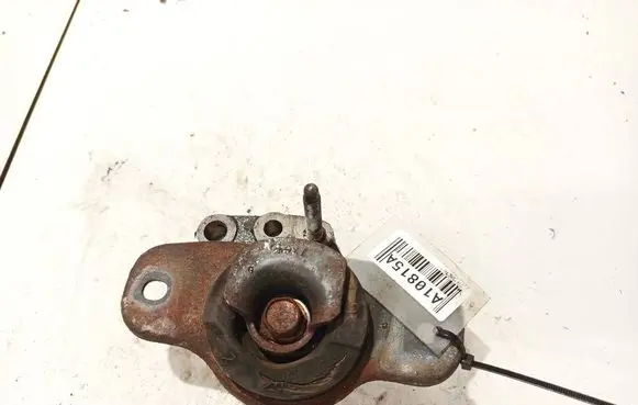 Engine mount bracket