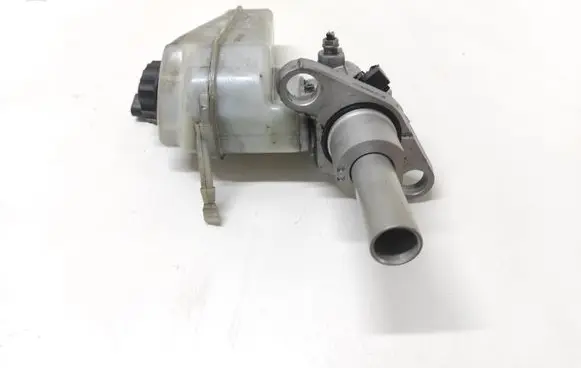 Skoda Superb B6 (3T) Master brake cylinder 1K0945459A 5N0946459N 1K2611301C