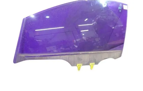 Nissan Note (E11) Front door window glass four-door 