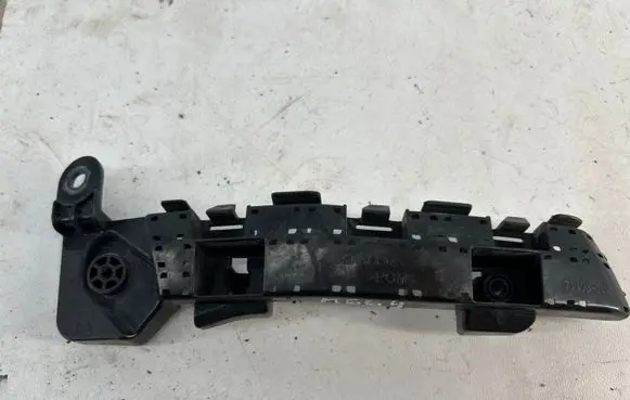 Honda CR-V Front bumper mounting bracket 71193T0A