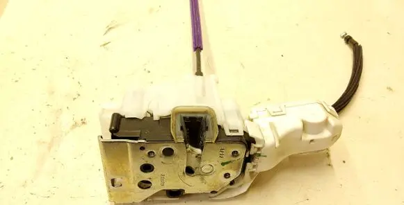 Fiat Tipo Front door lock