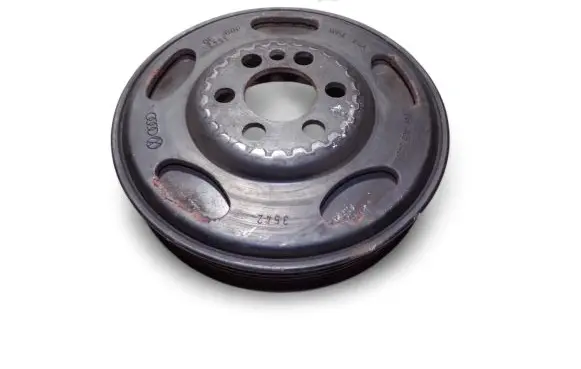 Volkswagen Golf V Crankshaft pulley 06F105243H