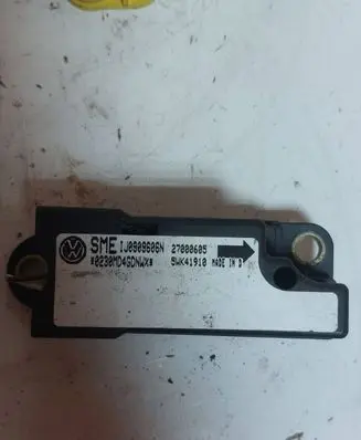 Volkswagen PASSAT B5 Airbag deployment crash/impact sensor 1J0909606N 5WK41910 27000605
