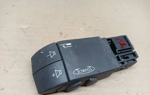 Multifunctional control switch/knob