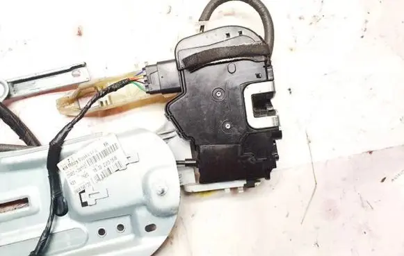 KIA Sportage Front door lock 813203u020 81320-3u020