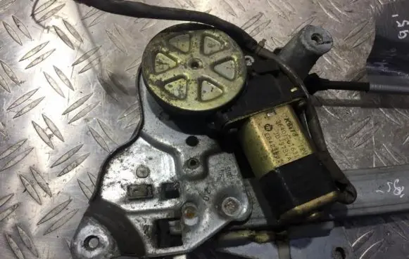Mazda 626 Rear door window regulator motor 3640161631 jd578va