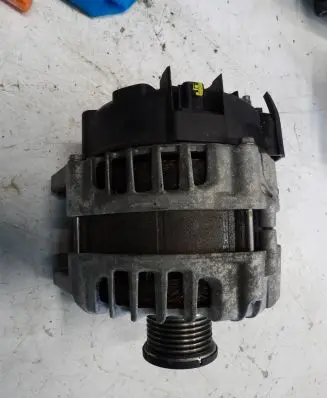 Renault Master III Generator/alternator 231007619R