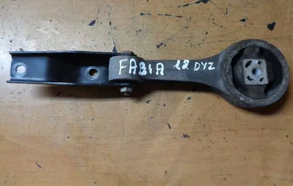 Skoda Fabia Mk2 (5J) Engine mount bracket 6Q0199851