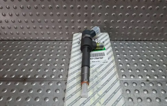 Fuel injector