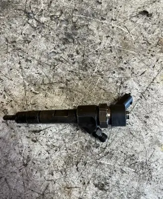 Renault Laguna II Fuel injector 0445110021