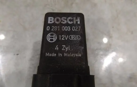 Volkswagen Polo IV 9N3 Glow plug pre-heat relay 0281003027