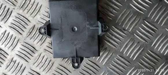 Mercedes-Benz B W245 Central body control module A1699000100