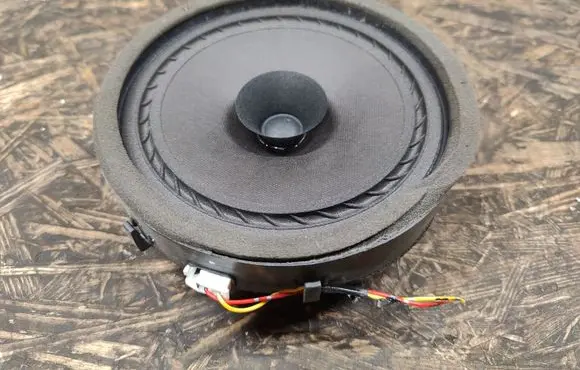 Mitsubishi Space Star Front door speaker 8720A151