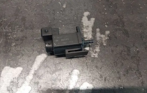 BMW 5 E39 Turbo solenoid valve 1742712